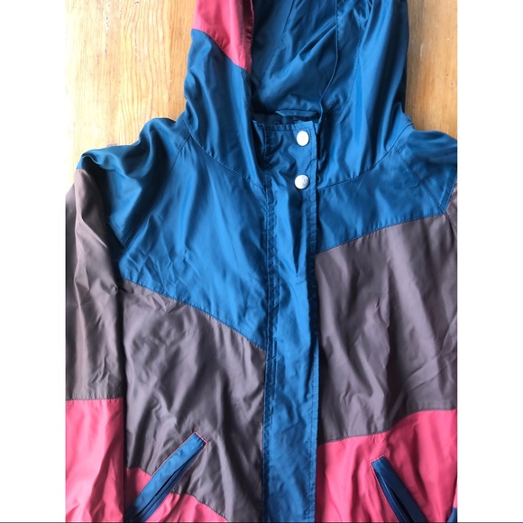 NIKITA Windbreaker Jacket - Picture 2 of 7